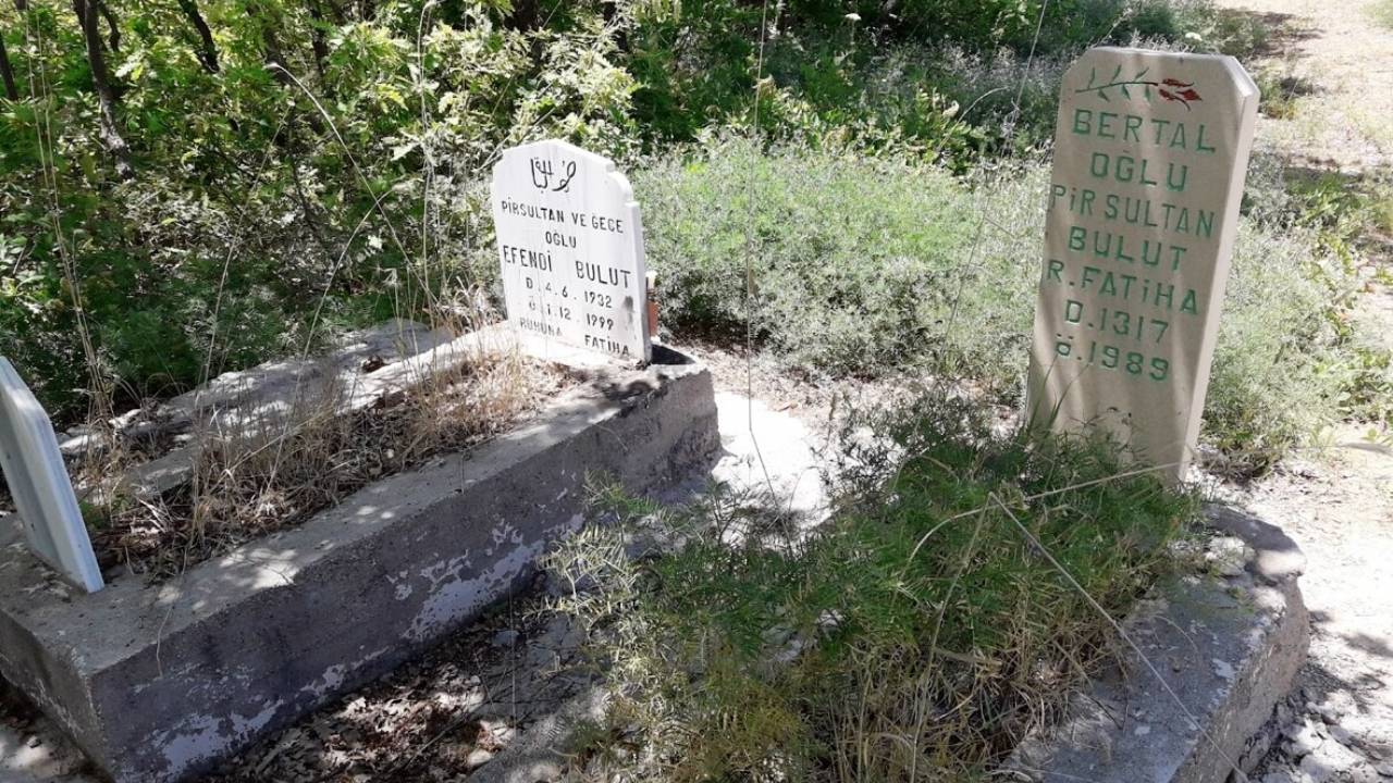 Elgazi Köyü – Türbe ve Mezarlar&nbsp;