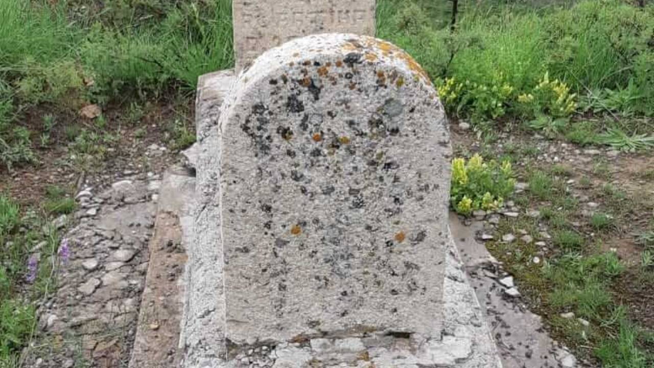 Elgazi Köyü – Türbe ve Mezarlar&nbsp;