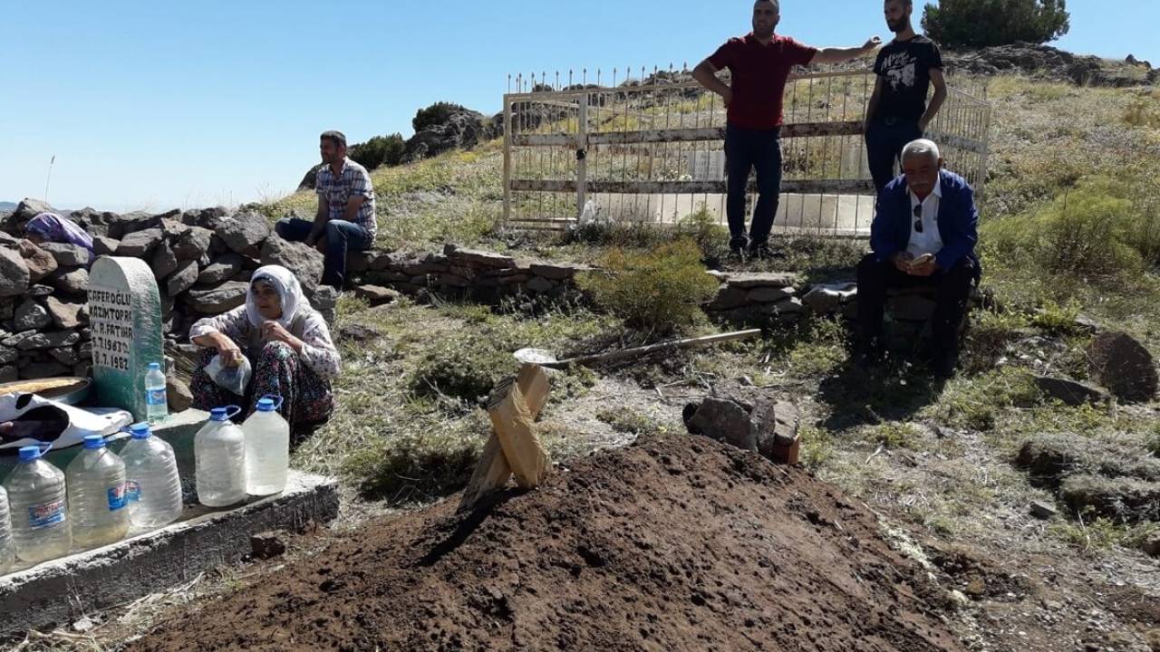 Elgazi Köyü – Türbe ve Mezarlar&nbsp;