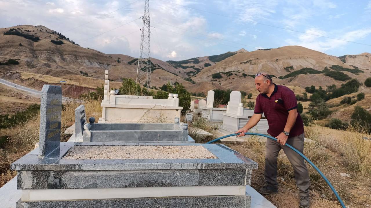 Elgazi Köyü – Türbe ve Mezarlar&nbsp;