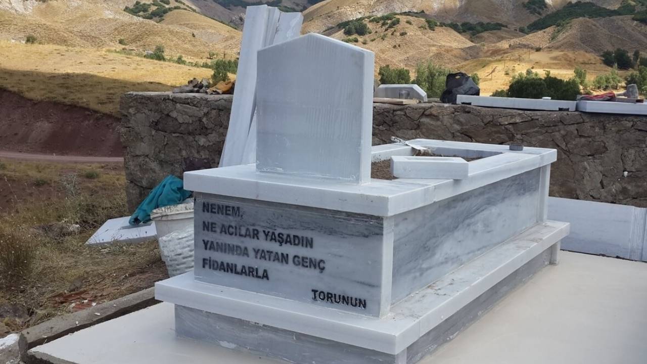 Elgazi Köyü – Türbe ve Mezarlar&nbsp;