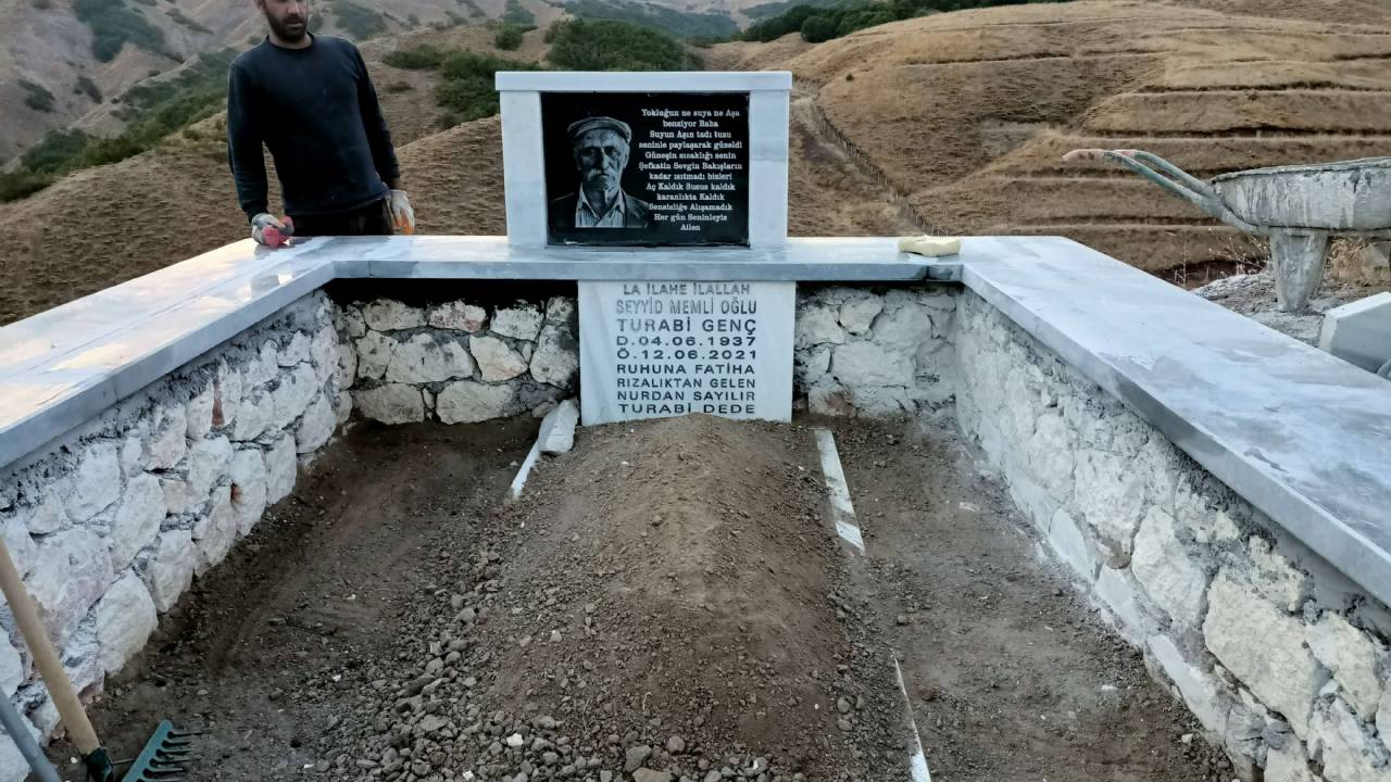 Elgazi Köyü – Türbe ve Mezarlar&nbsp;